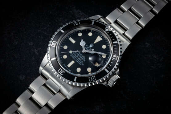 ROLEX, SUBMARINER REF. 1680 'TIFFANY', AN ATTRACTIVE AND RARE STEEL AUTOMATIC WRISTWATCH - Foto 1