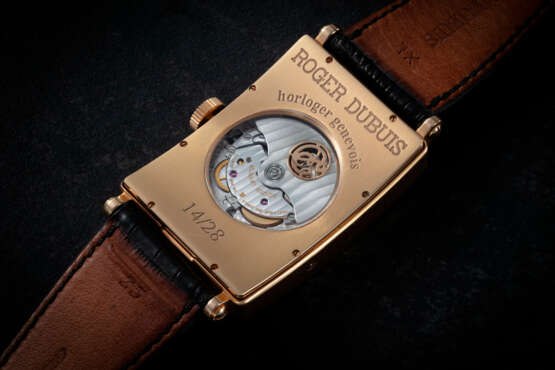 ROGER DUBUIS, MUCH MORE, A LIMITED EDITION GOLD BI-RETROGRADE CALENDAR WRISTWATCH - photo 2