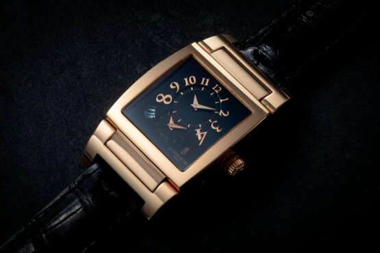 DE GRISOGONO, UNO/DF XL, A VERY LARGE 18K ROSE GOLD DUAL TIME WRISTWATCH - photo 1