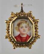 Gold 585. Pendentif en or double face avec un portrait miniature.