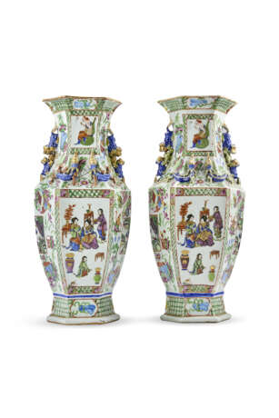 A pair of famile rose exagonal vases - Foto 1