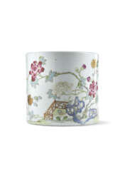 A Famille Rose porcelain brush pot