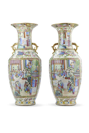 A pair of famille rose Canton porcelain vases - фото 2