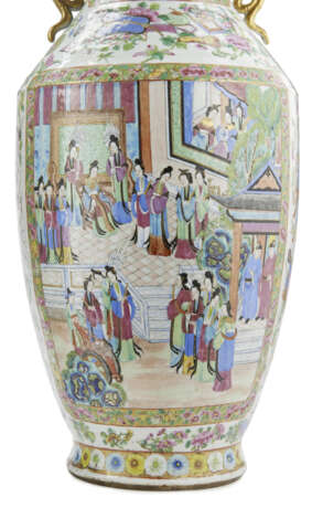 A pair of famille rose Canton porcelain vases - photo 4