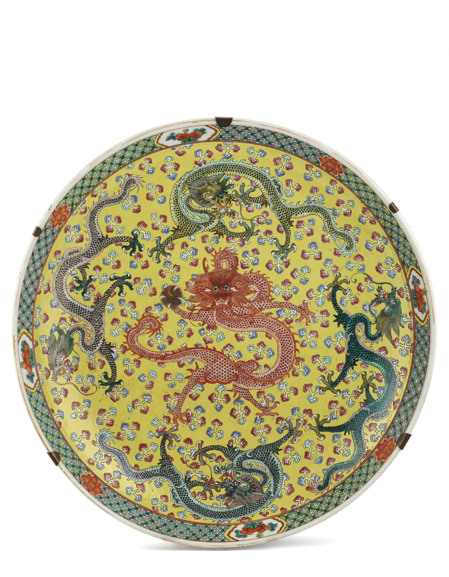 A large Famille Rose porcelain basin, yellow ground with dragon and flower decoraion, bearing Guanxu mark