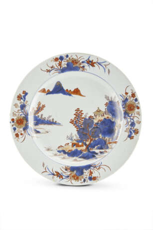 A porcelain Imari dish - photo 1