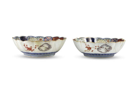 Two Imari porcelain bowls - Foto 1