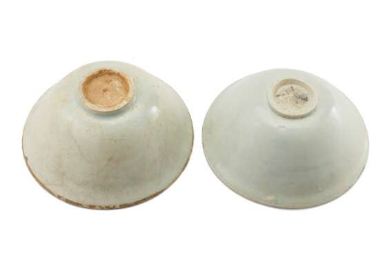 Two Qingbai ceramic flower molded bowls - photo 2