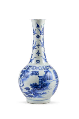 A blue and white porcelain vase the body decorated with an official and attendats in procession, the neck with stylised tulips - photo 2