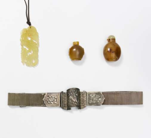 Silbergürtel mit qilin und Jadeanhänger mit fenghuang - фото 1