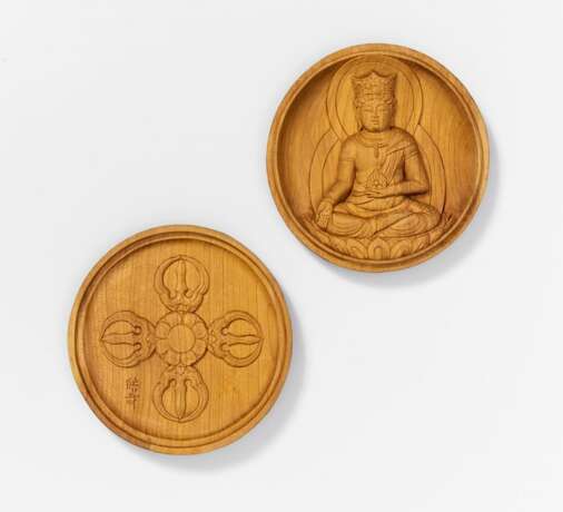 Kleiner runder Reiseschrein (zushi) mit Bodhisattva und Doppelvajra - Foto 1