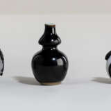 Miniatur-Doppelkürbis-Vase und zwei Snuffbottles - Foto 1