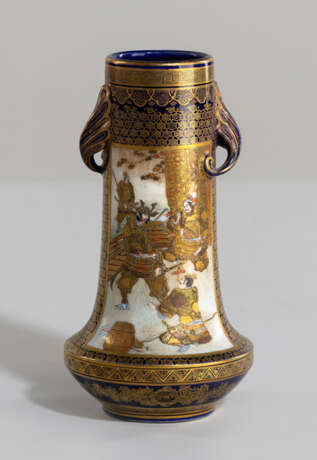 Satsuma-Vase mit Dekor von Romanszenen - photo 1