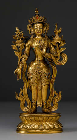 Feine feuervergoldete Bronze des stehenden Maitreya - Foto 1
