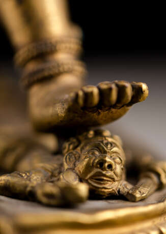 Feuervergoldete Bronze der Sarvabuddhadakini - photo 2