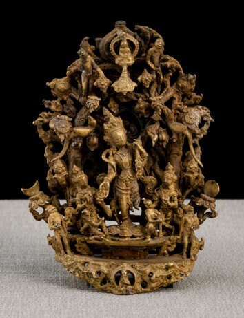 Bronzestele mit Darstellung eines Bodhisattva - photo 1