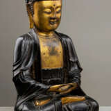Partiell feuervergoldete Bronze des Buddha Shakyamuni im Meditationssitz - фото 4