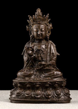 Bronze des Guanyin auf einem Lotos - фото 1