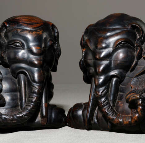 Paar feine Elefanten aus Hartholz mit Vasenaufsätzen als Stände - Foto 2