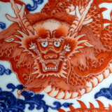 Feine unterglasurblau und eisenrot dekorierte Drachenvase 'tianqiuping' - фото 6