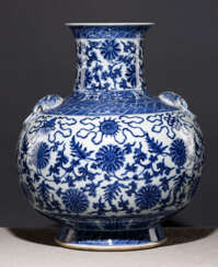 Grosse Vase mit Dekor der 'Acht buddhistischen Embleme' aus Porzellan