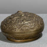 Deckeldose aus Bronze mit Drachen in Relief - Foto 1