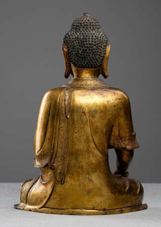 Feine feuervergoldete Bronze des Buddha Shakyamuni - Foto 2
