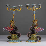 Paar seltene Cloisonné-Kerzenleuchter mit Champlevé-Einlagen - Foto 1