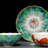 Teller und Schale aus Porzellan mit Dekor von Chinakohl und Insekten - фото 1