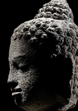 Kopf des Buddha aus Lavagestein - фото 2