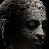Kopf des Buddha aus Lavagestein - фото 3