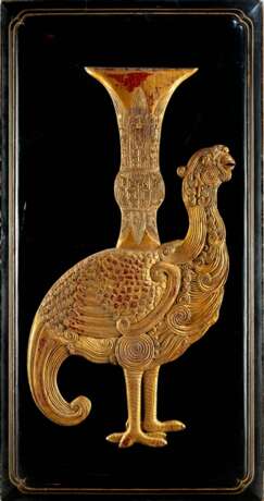 Paar Paneele aus Holz mit Lackfond und reliefierten Phönixen mit Vasen in Vergoldung - Foto 2