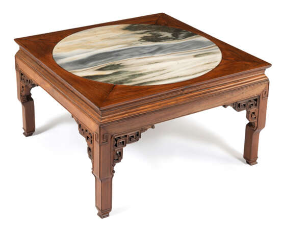 Quadratischer Tisch aus Hartholz mit eingelegter Marmorplatte - фото 1