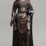 Bronze des stehenden Kannon - photo 1