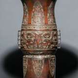 Vase aus Bronze mit archaisierendem Dekor von Taotie-Masken - photo 1