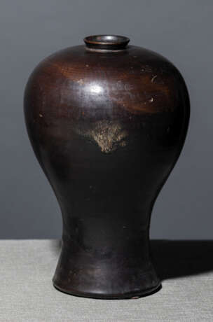 Schwarz-glasierte Vase in Meiping-Form - photo 1