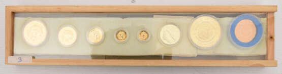GOLDMÜNZEN, Konvolut 8 diverse Münzen u.a. Australian Nugget, 20. Jahrhundert (3) - Foto 1