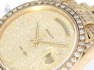 Watch: luxurious, heavy Golden watch, fully set with brilliant-cut diamonds, Rolex Day-Date automatic Chronometer Ref.18238 1994