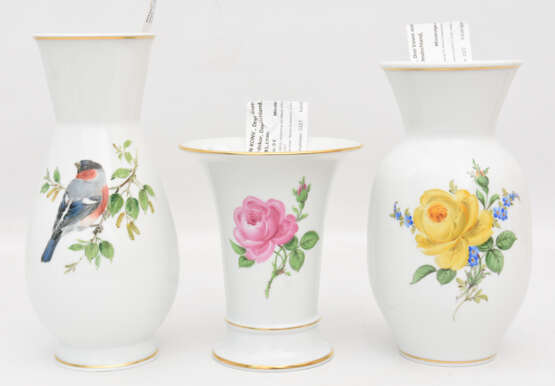 MEISSEN KONV., Drei Vasen mit Floralem- und Tierdekor, Deutschland, 1998,1981,1950. - photo 1
