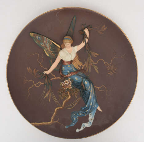 METTLACH, Jugendstil. No. 1696, Frau mit Schmetterlingsflügeln, elfenhaftes Wesen. Deutschland, 20. Jahrhundert - Foto 1