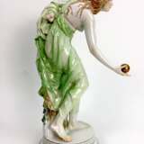 Porzellan-Figur: "Kugelspielerin", Meissen Porzellan, Walter Schott, 1. Wahl, vor 1924, Höhe 39 cm, sehr gut. - фото 4