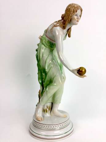 Porzellan-Figur: "Kugelspielerin", Meissen Porzellan, Walter Schott, 1. Wahl, vor 1924, Höhe 39 cm, sehr gut. - фото 5