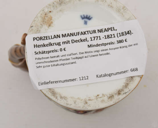 PORZELLAN MANUFAKTUR NEAPEL, Henkelkrug mit Deckel, 1771 -1821 (1834). - Foto 7