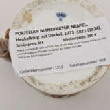 PORZELLAN MANUFAKTUR NEAPEL, Henkelkrug mit Deckel, 1771 -1821 (1834). - фото 7