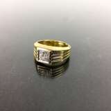 Ausgefallener Brillant-Solitär-Ring: 0,8 Karat, Gelb-Gold / Weiß-Gold 750, sehr massiv, sehr gut. - фото 3