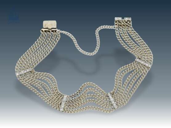 Armband: antikes, zierlich gearbeitetes 5-reihiges Platin-Armband mit Diamanten, vermutlich um 1934 - фото 1