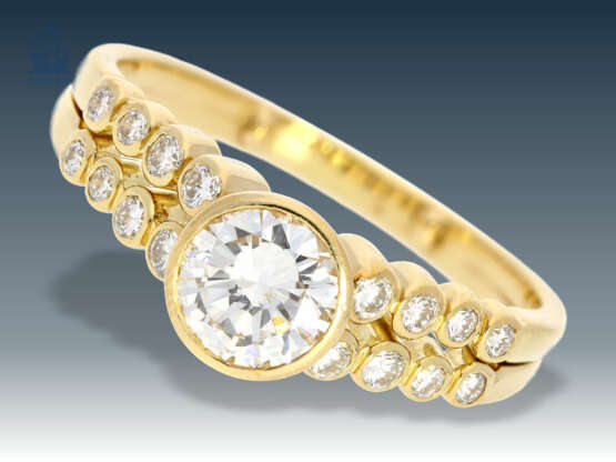 Ring: hochfeiner vintage Brillant-Goldschmiedering, Mittelstein ca.0,8ct - фото 1