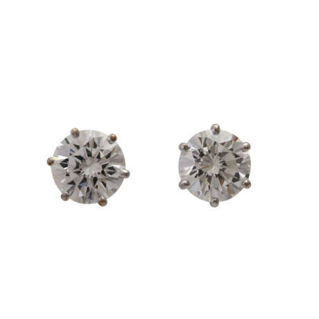 1 P. Ohrstecker mit je 1Brillant zusammen ca. 2,35ct, LGW (J - I) / VS1- VS2. - фото 1