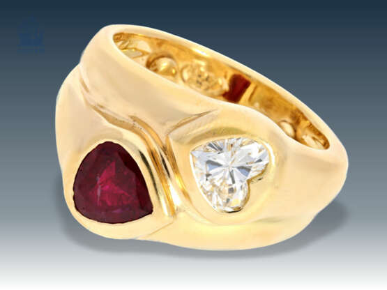 Ring: schwerer, außergewöhnlicher und ehemals sehr teurer Goldschmiedering mit einem Rubin und einem Diamant in Herzform, Design "ORO-ARTE" - photo 1