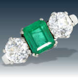 Ringe: alter Goldschmiedering mit feinem Smaragd und großen Diamanten, 18K Weißgold - Foto 1